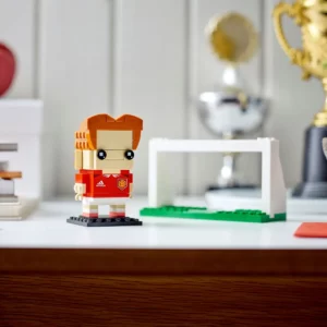 Selfie-BrickHeadz-Manchester-United-LEGO-40541-1