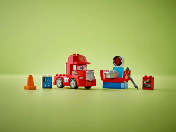 Mack al circuito Lego Duplo 10417